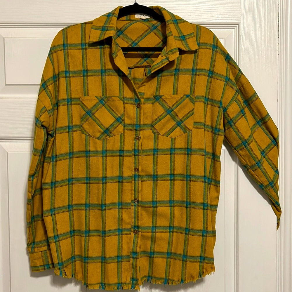 Woman’s L plaid button down